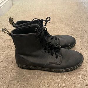 Doc Martens Size US W8